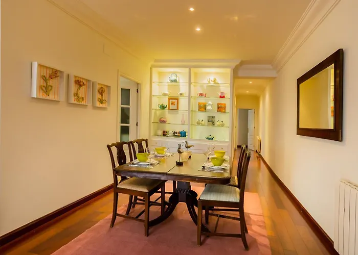 Spacious Bright-2bedroom 2bathroom-triana Appartement *