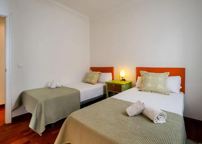 Spacious Bright-2bedroom 2bathroom-triana Appartement